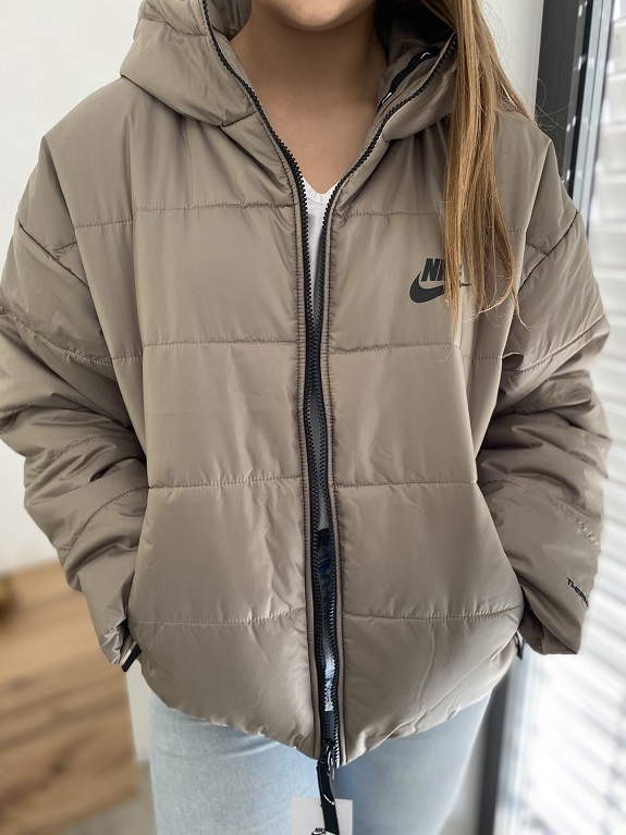 Zimní bunda NIKE pro plnoštíhlé olivová