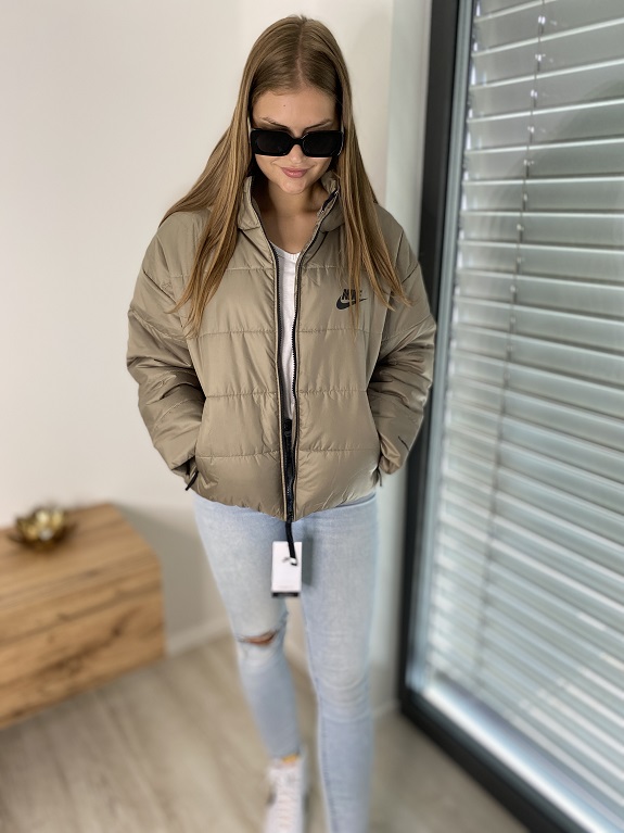 Zimní bunda NIKE pro plnoštíhlé olivová