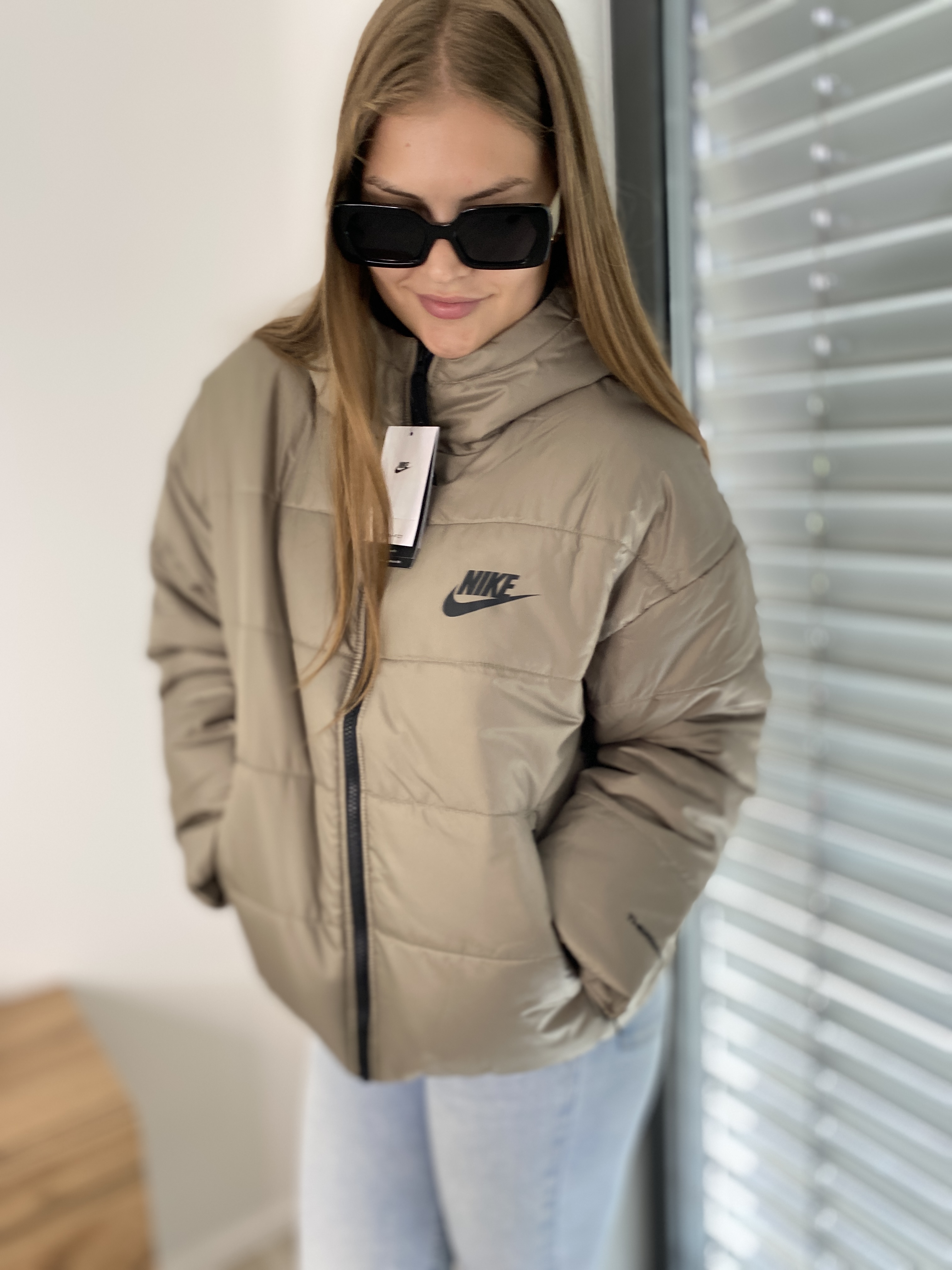 Zimní bunda NIKE pro plnoštíhlé olivová