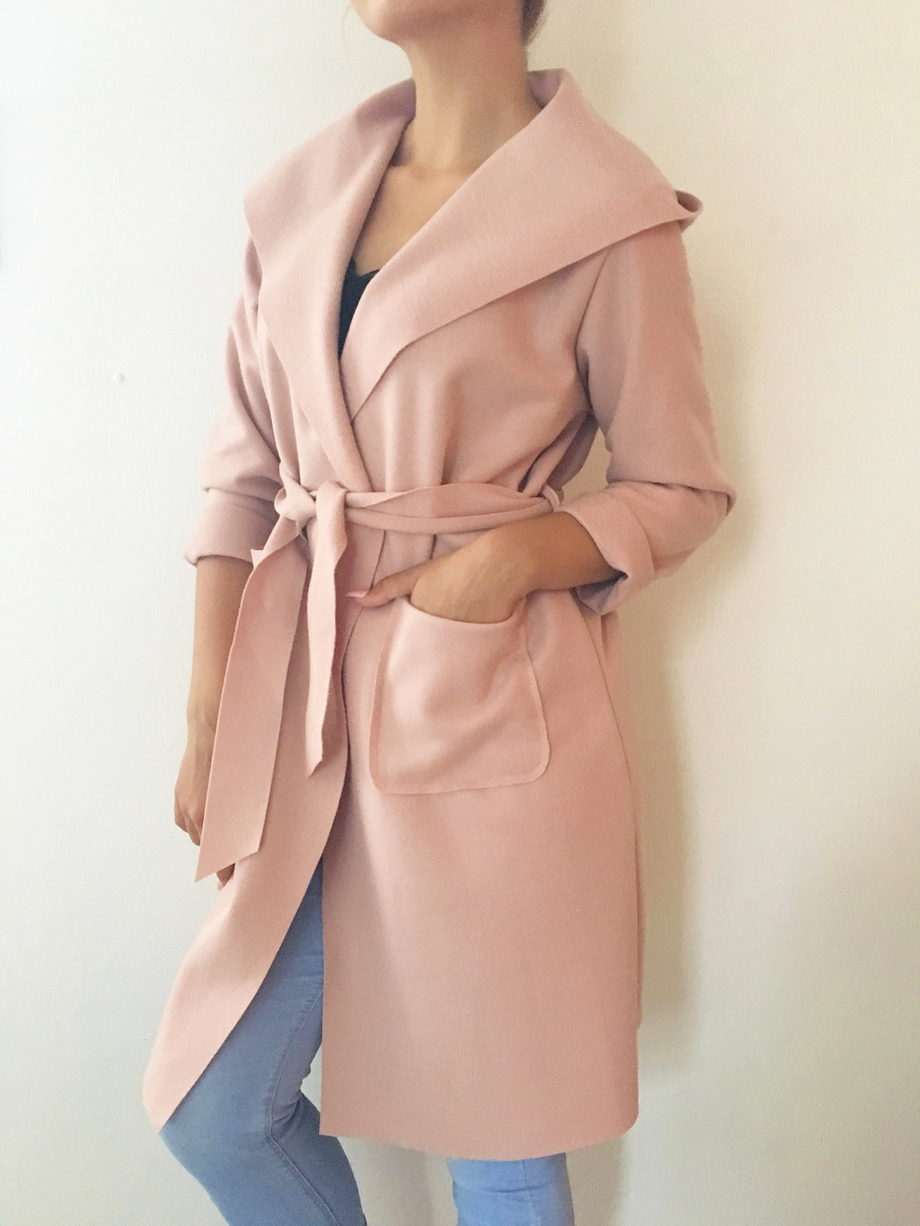 00* Dámský elegantní kabátek s kapucí - růžový