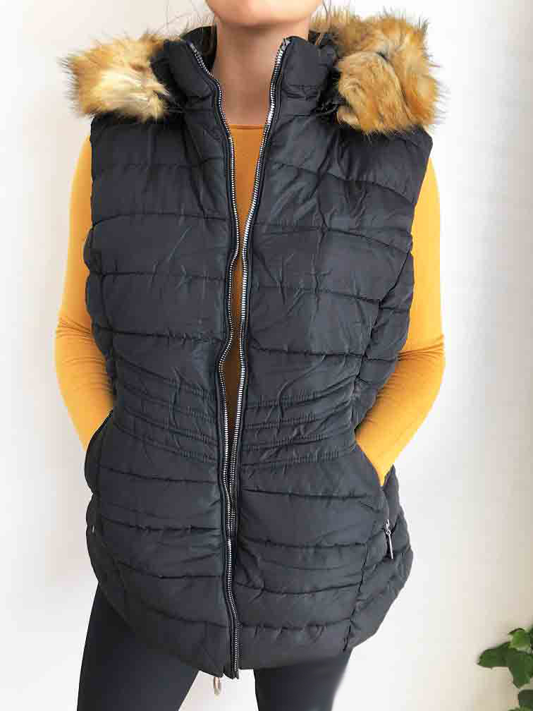 Dámská zimní vesta pro plnoštíhlé s kožíškem černá WIN