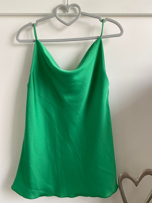 Dámský letní saténový top světle zelenkavý