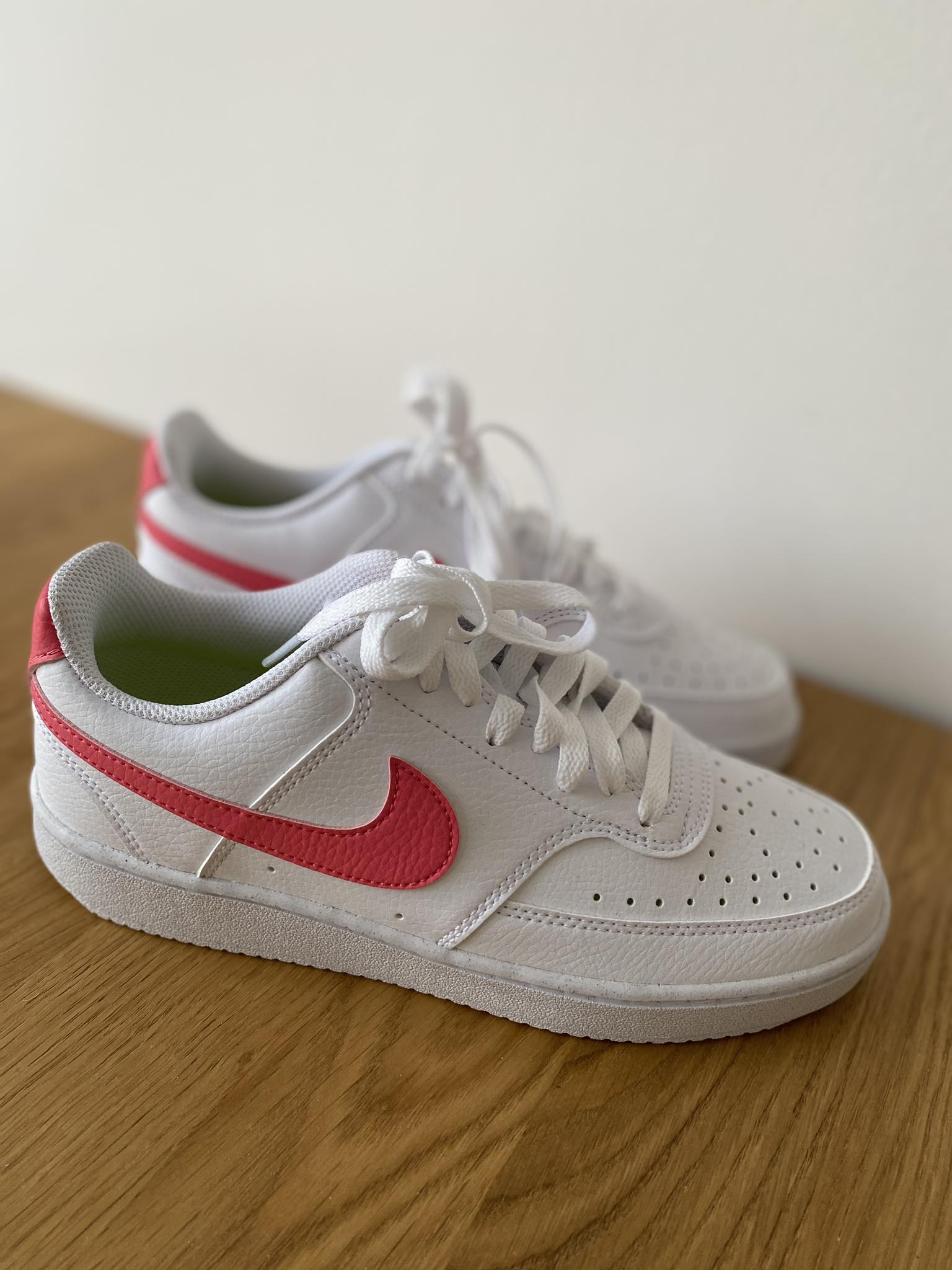 Tenisky Nike Waffle One DA7995-001