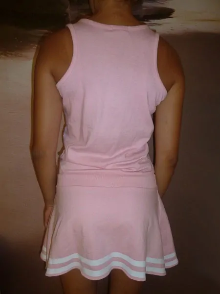 Sportovní šaty s nápisem růžové