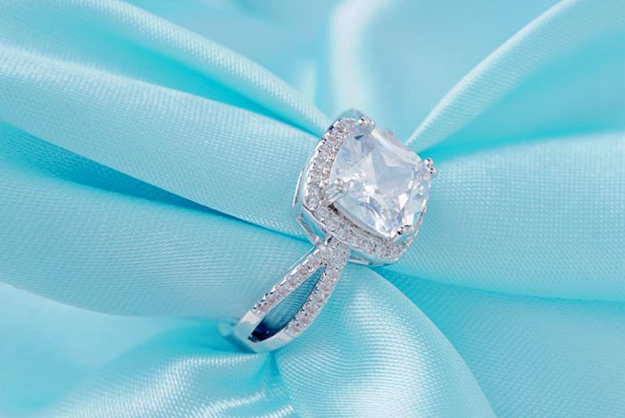 003 Luxusní prsten - kubický zirkon - bílý