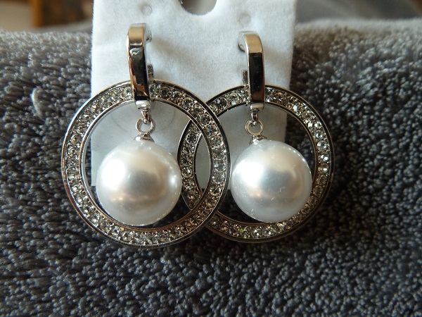 Luxusní naušnice s perlou