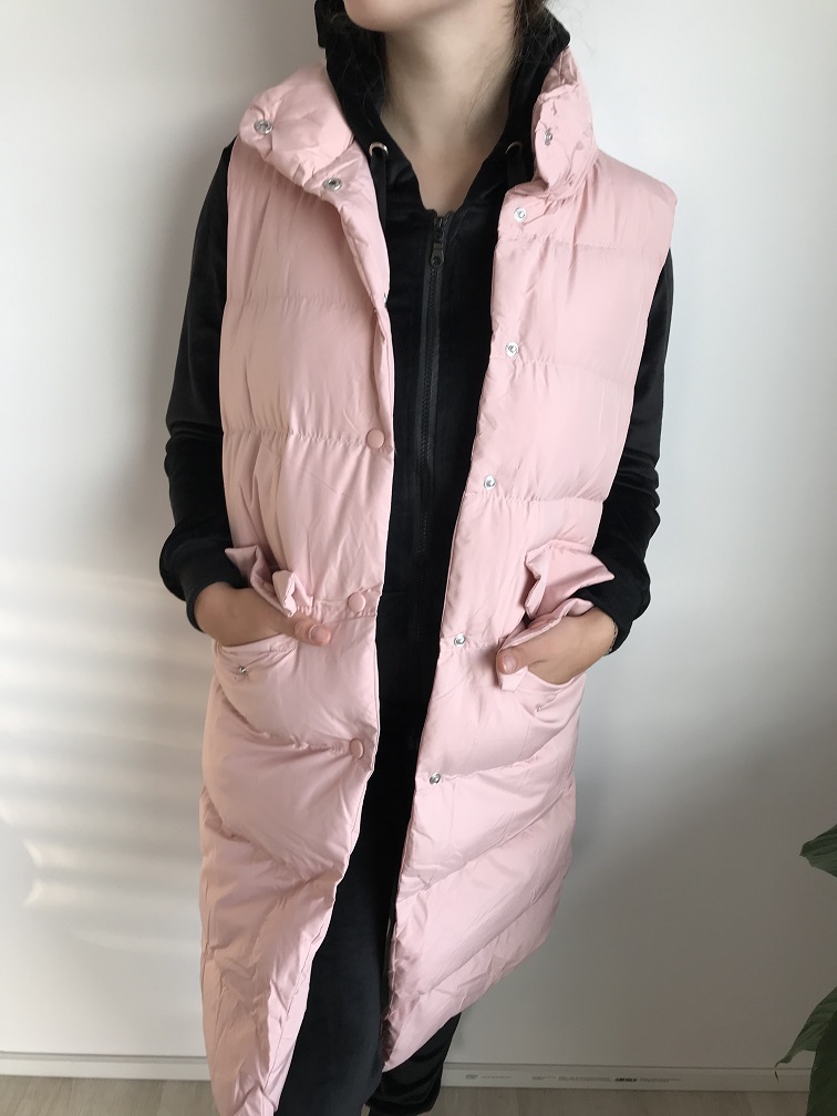 Dámská prošívaná vesta s kapsami růžová