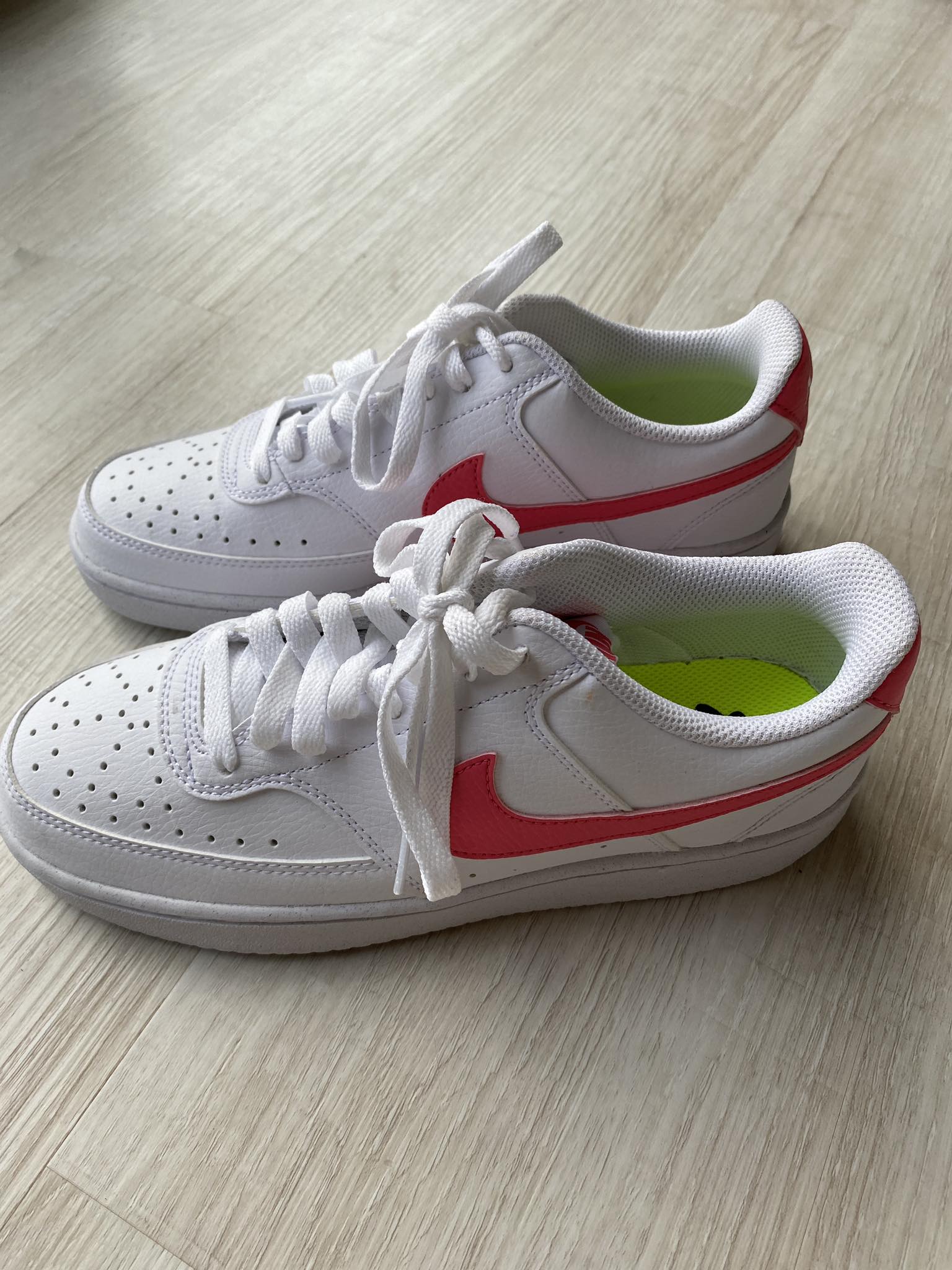 Tenisky Nike Waffle One DA7995-001