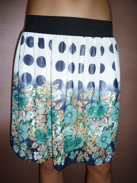 Sukně květovaná s puntíky UNi vel.