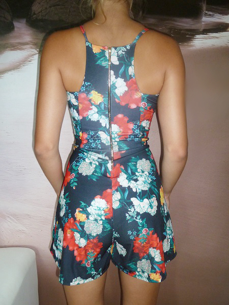 00*  Letní overal květovaný černý s krajkou