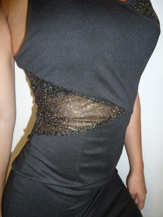 Dámské černé minišaty  - průsvitné průstřihy