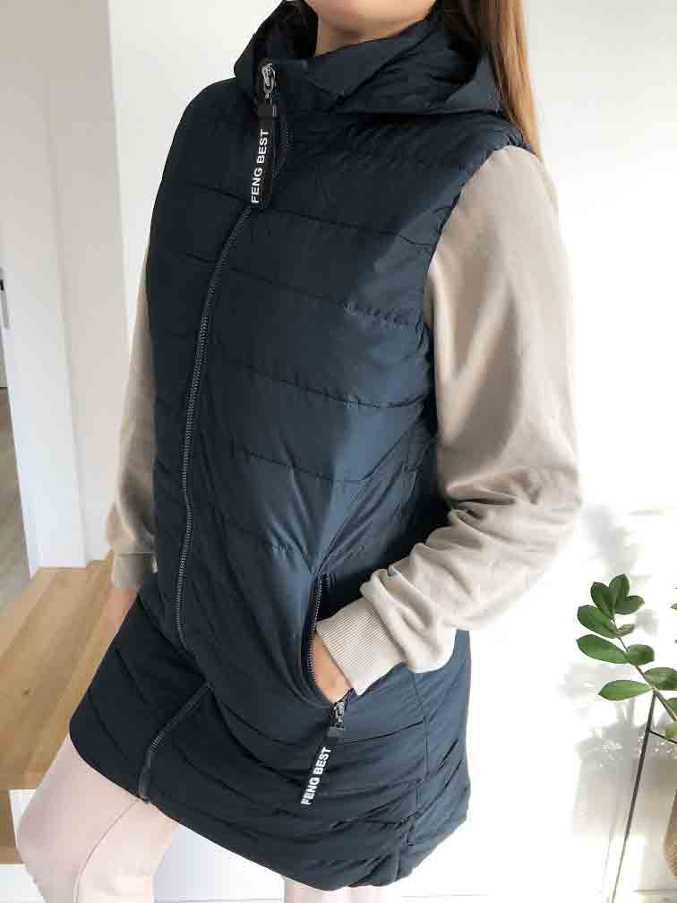 Dámská prošívaná vesta pro plnoštíhlé tmavě modrá