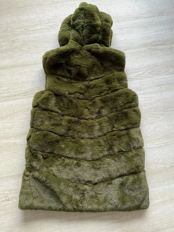 Dámská luxusní vesta kožešinová s kapucí zelená
