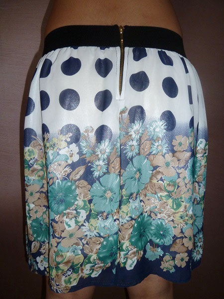 Sukně květovaná s puntíky UNi vel.