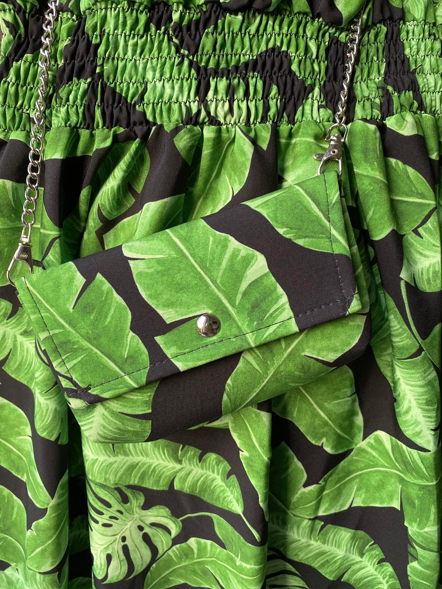 Letní květinkové šaty s kabelkou UNI zelené