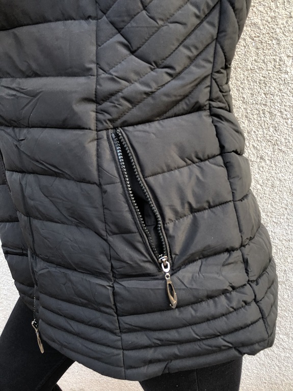 Dámská vesta s kožíškem pro plnoštíhlé JOY černá