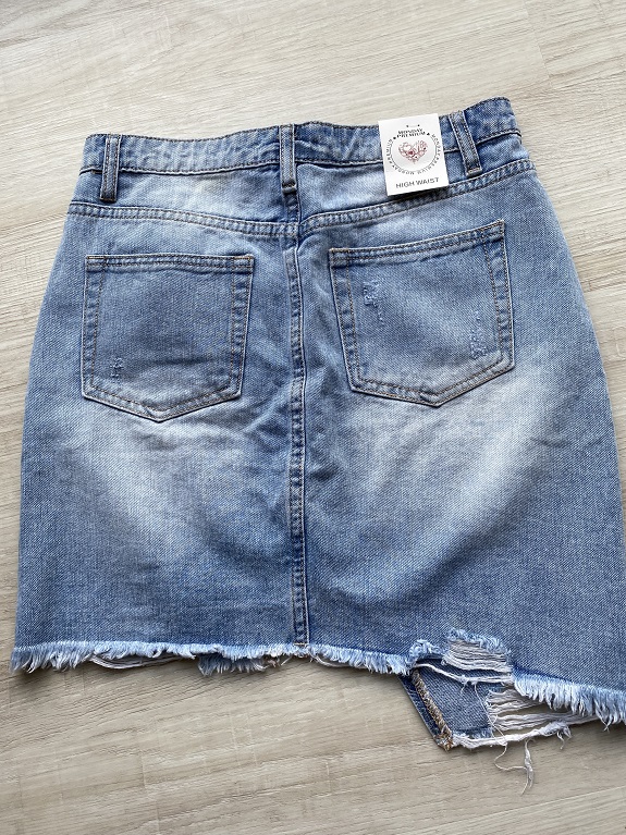 Dámská riflová minisukně trhaná