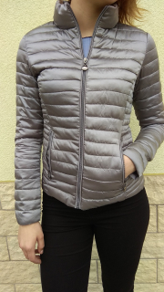 Dámská jarní bunda prošívaná stříbrná